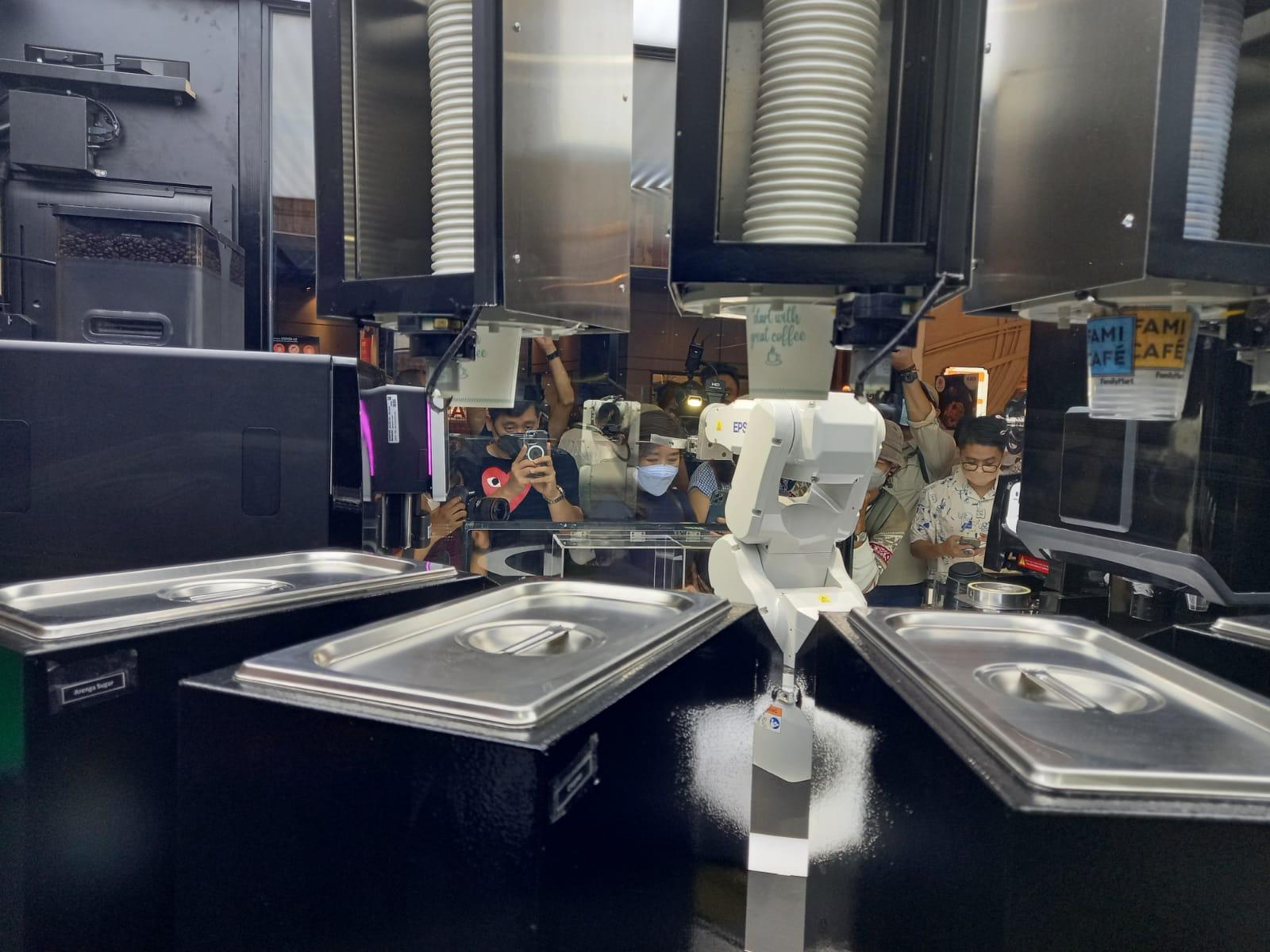 Robot Barista FamilyMart