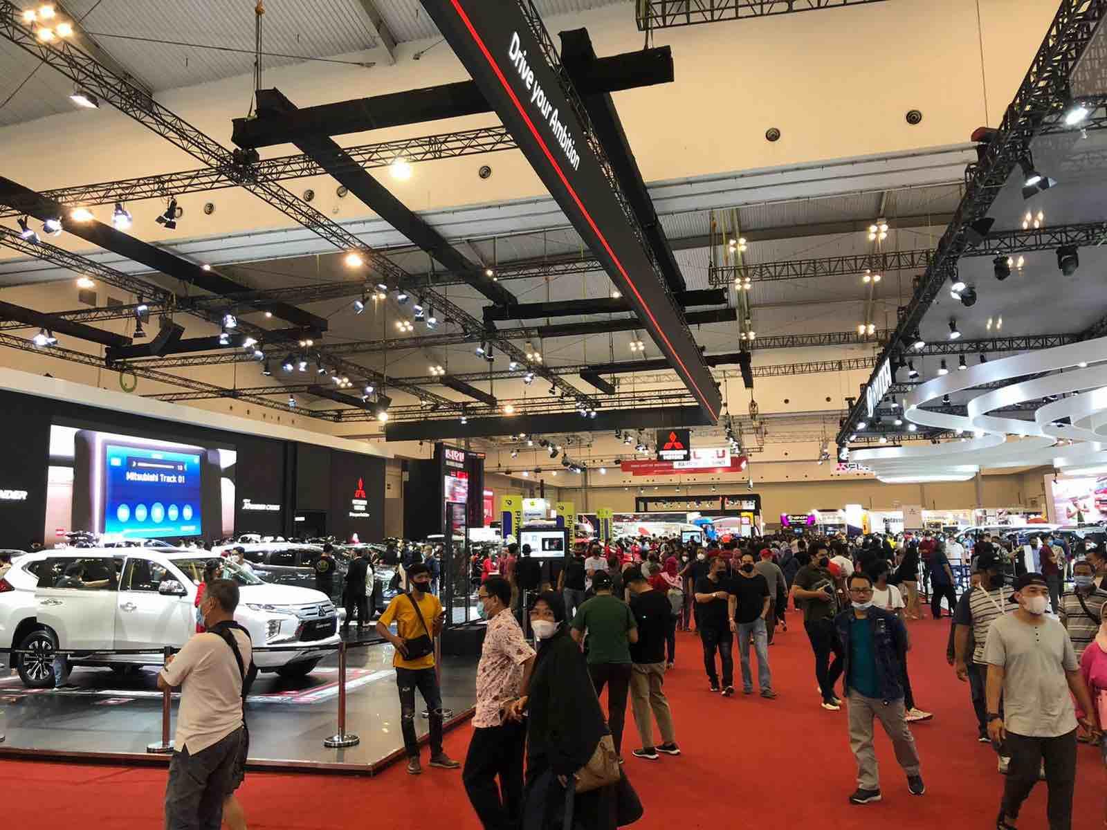 Ilustrasi pameran otomotif Jakarta Auto Week mundur