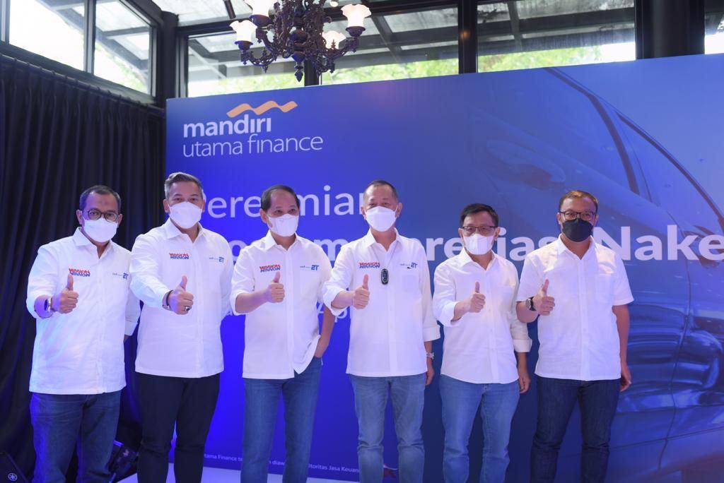 Jajaran direksi Mandiri Utama Finance