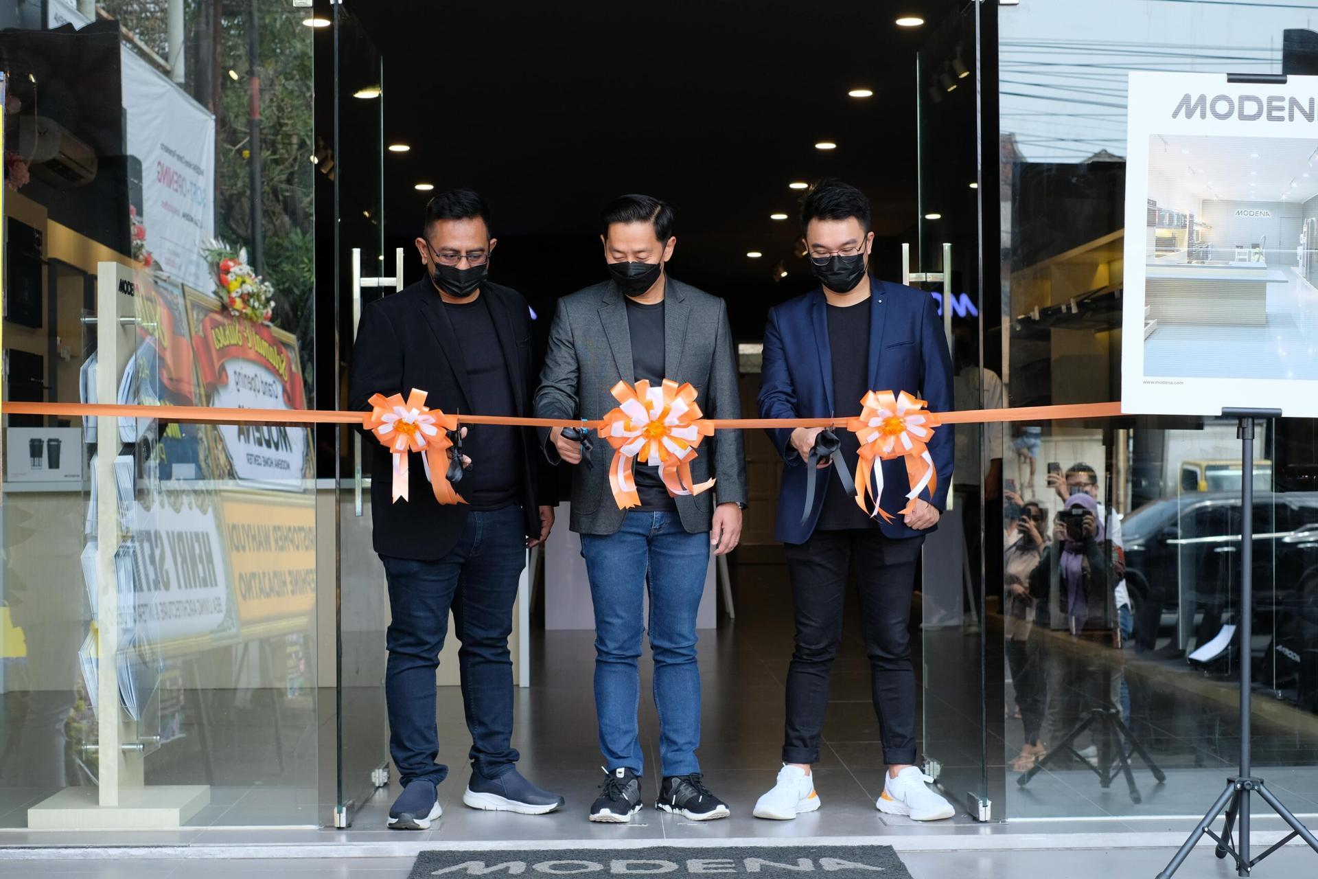 MODENA Home Center Baru