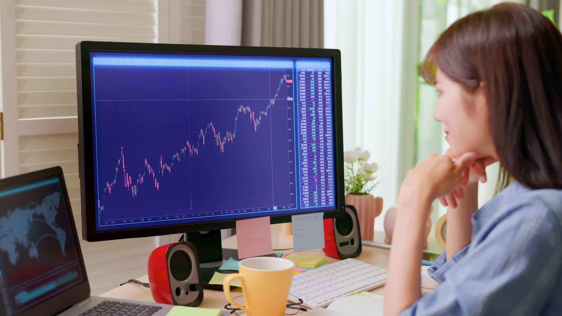 Ilustrasi investor saham yang disasar sebagai pemakai fitur Stockpick Ternak Uang.