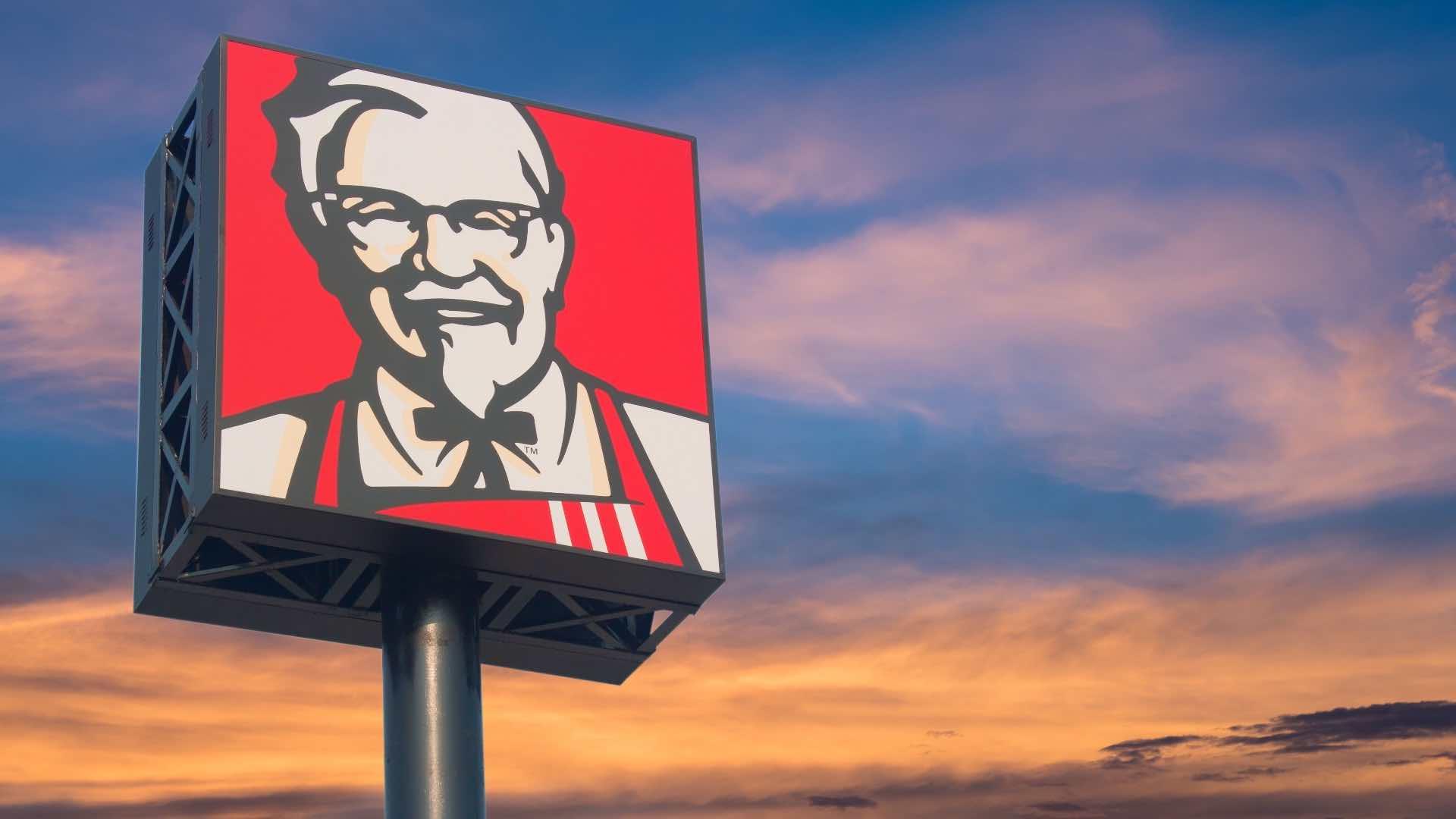 Ilustrasi logo KFC di Cina yang tawarkan menu dari ceker ayam akibat inflasi