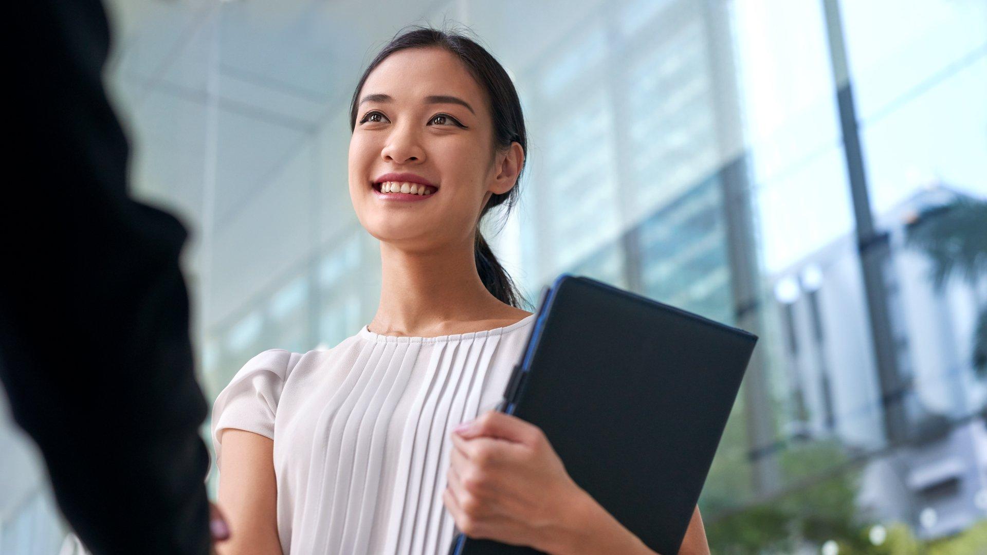 Memperkenalkan diri interview