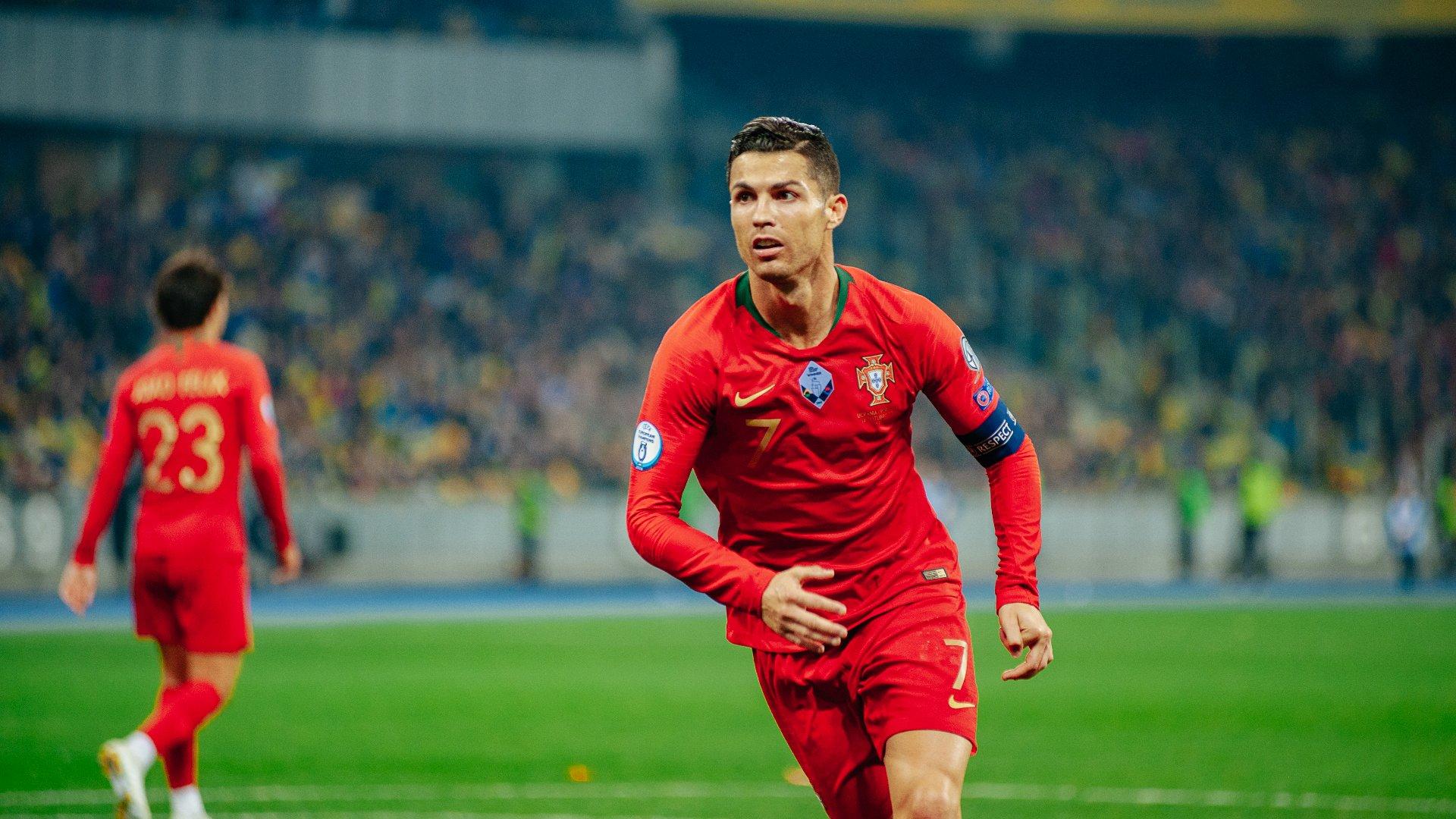 Cristiano Ronaldo Pemain Sepak Bola Paling Berpengaruh di Instagram