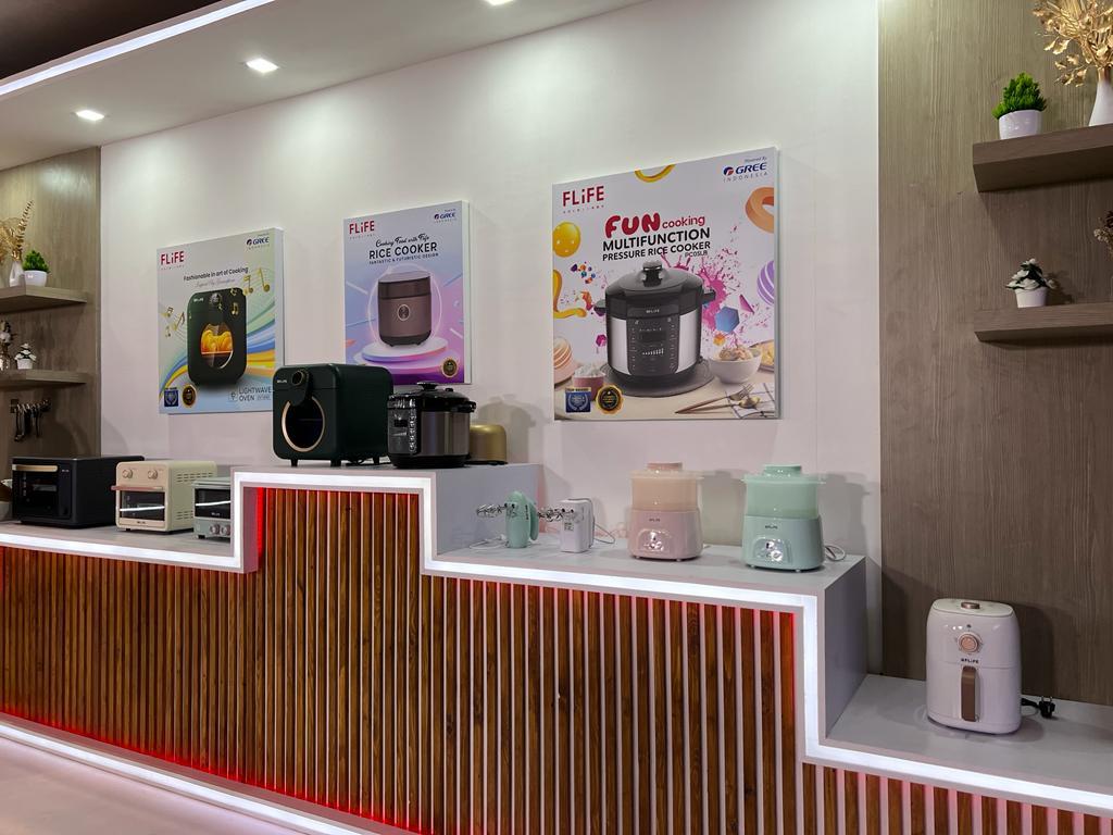 FLiFE merek asal Cina dengan gaya Jepang