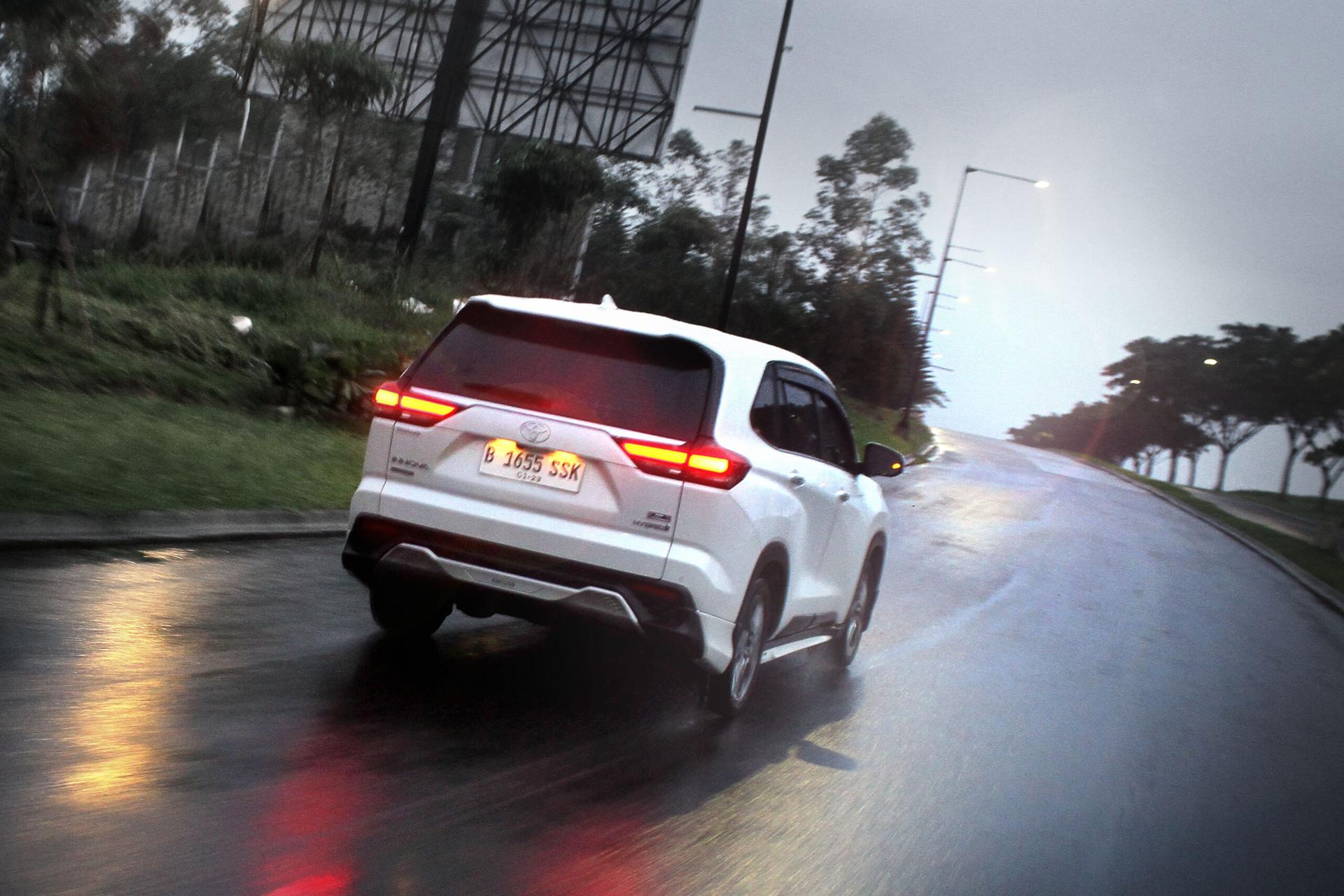 Kendaraan Elektrifikasi Toyota