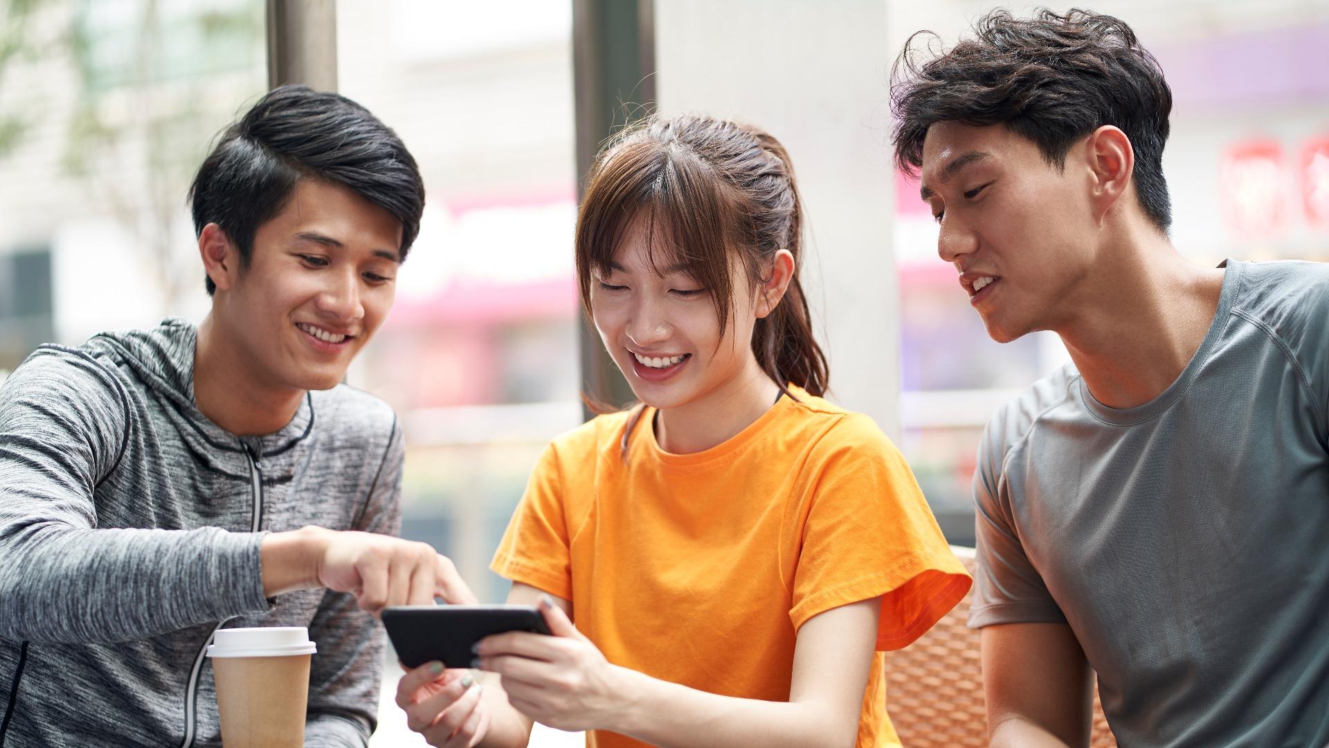 Pengguna Smartphone di Indonesia Habiskan Hampir 6 Jam Dalam Sehari