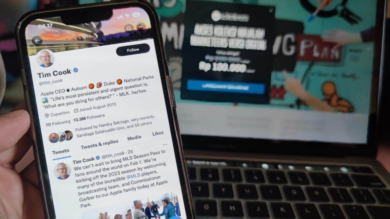 pendapatan ceo apple