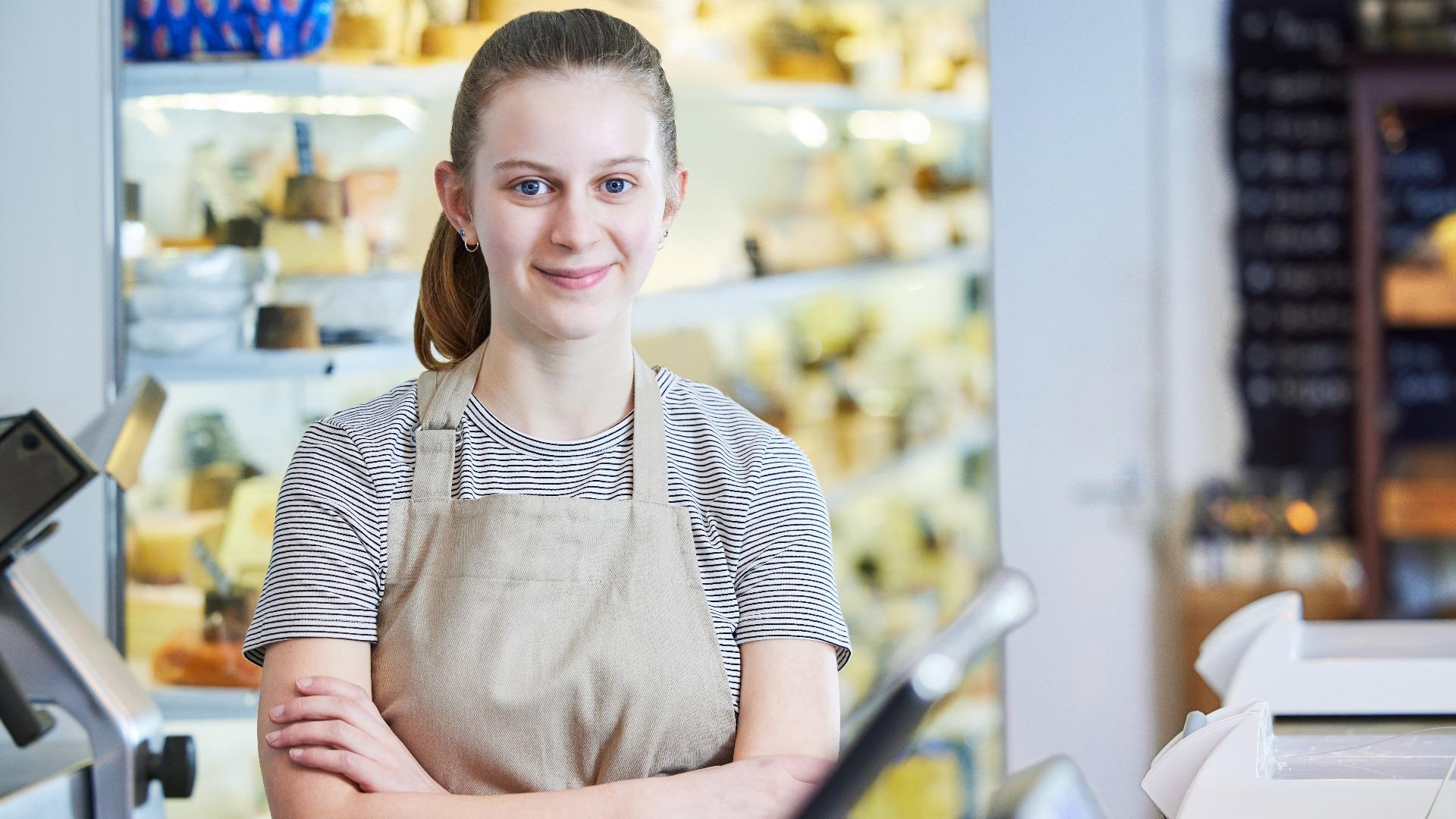 sales assistant adalah