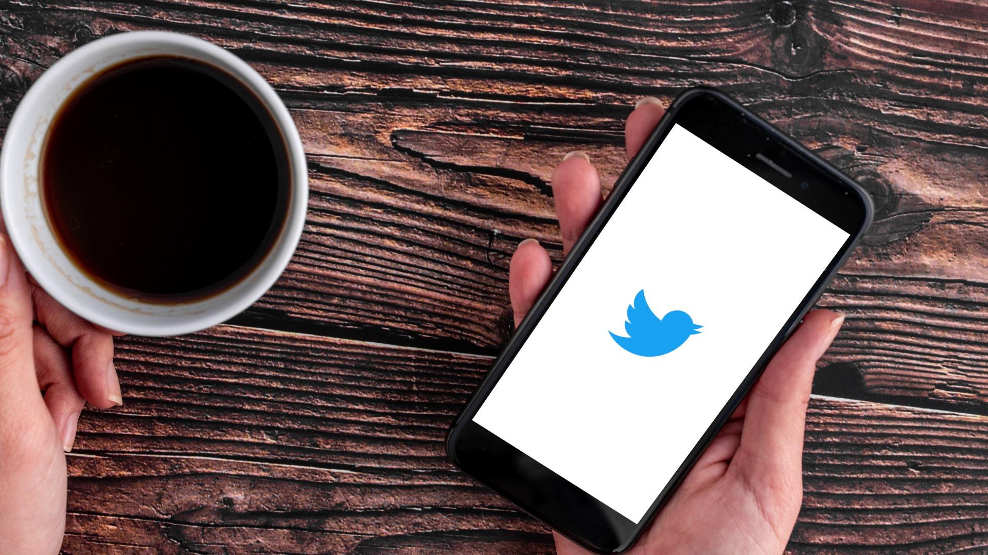 Elon Musk Sebut Valuasi Twitter Turun Lebih Dari Separuh