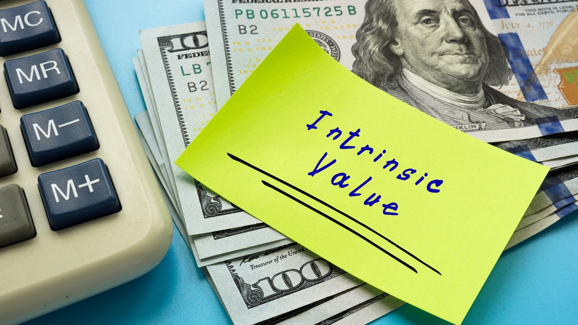 nilai intrinsik adalah