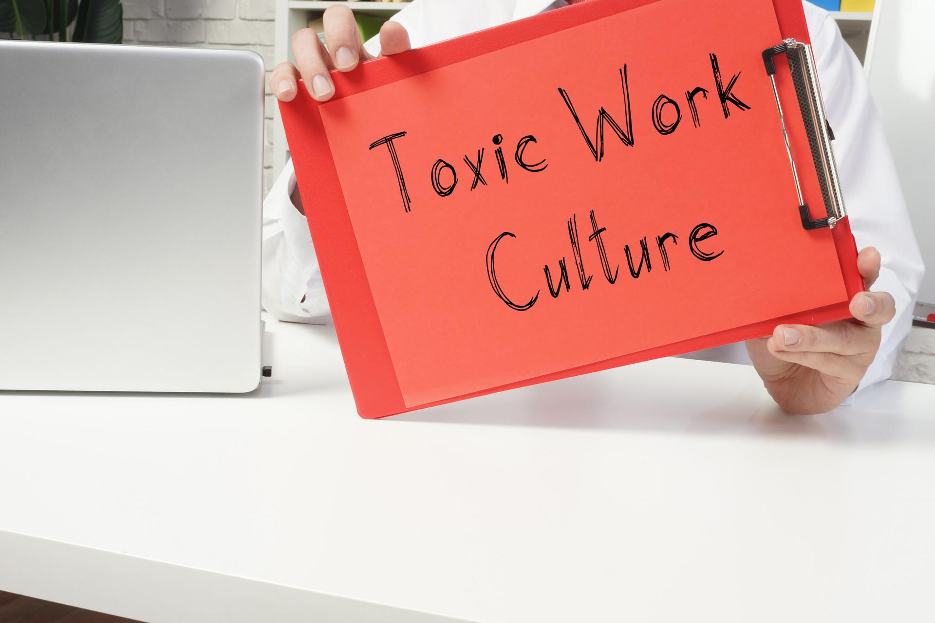 kebiasaan kerja toxic