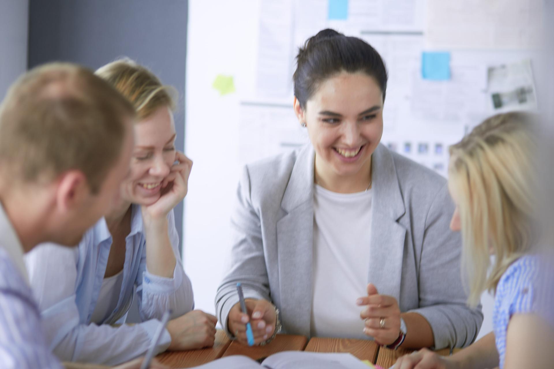 pertemanan di tempat kerja
